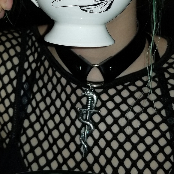 Dolls Kill backstabber choker - Picture 3 of 5